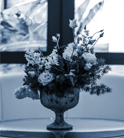 Composizione floreale per funerale realizzata da Onoranze Funebri Bertini a Cernusco sul Naviglio.