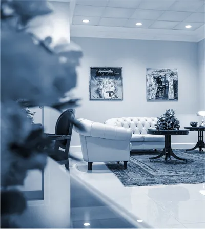 Sala del commiato della Casa Funeraria Bertini, ambiente elegante e riservato dedicato all'accoglienza delle famiglie.
